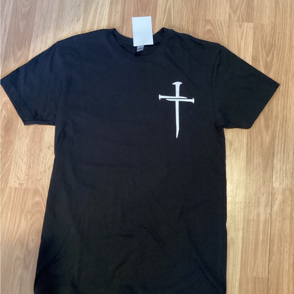 NWT Three crosses T-shirt Sz small - Picture 3 of 3
